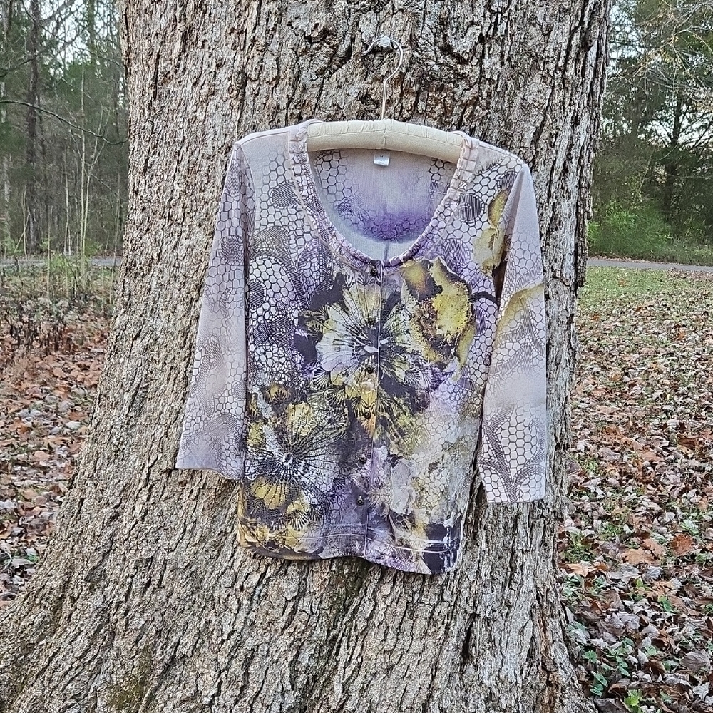 CHRISTOPHER & BANKS. Floral Knit Top. Size M. Like New!